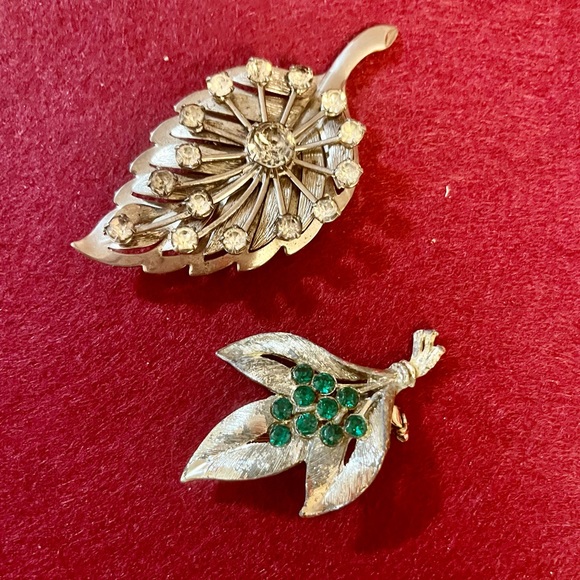 Bundle of Vintage Art Deco Silver Plated Leaf Broochs W/Rhinestones - Picture 2 of 9